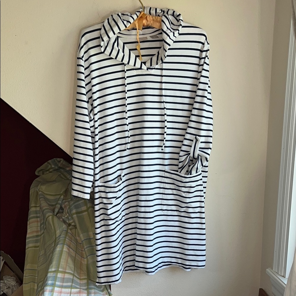 Chico's‎ Zenergy Navy and White Striped Top